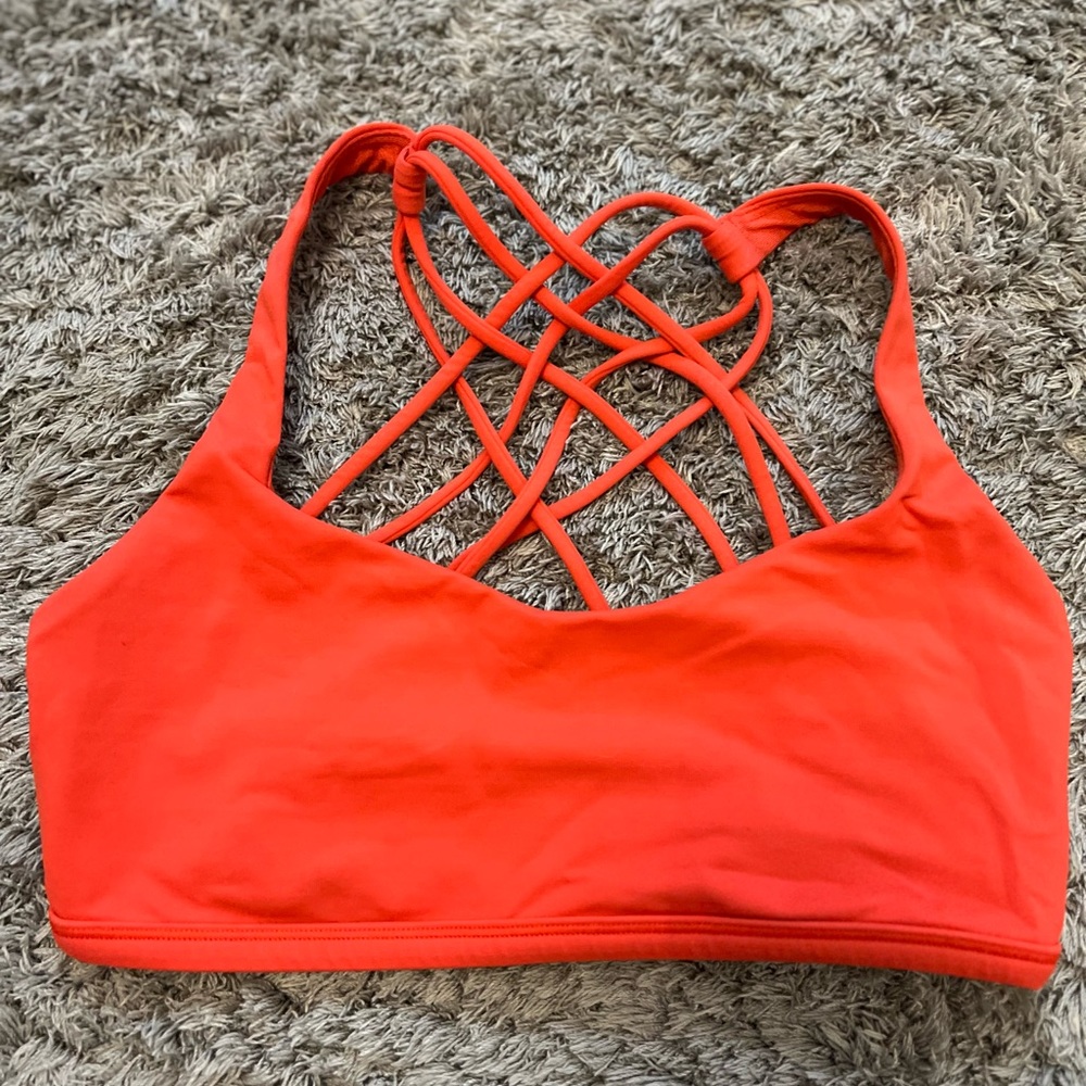 SIZE 4. LULULEMON FREE TO BE BRA.